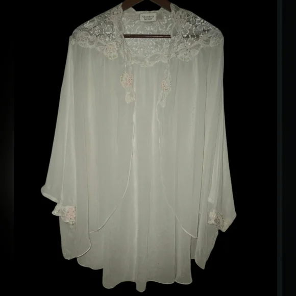Vintage Victoria Secret Feminine Lingerie Robe. One Size. Excellent condition. - Picture 6 of 16